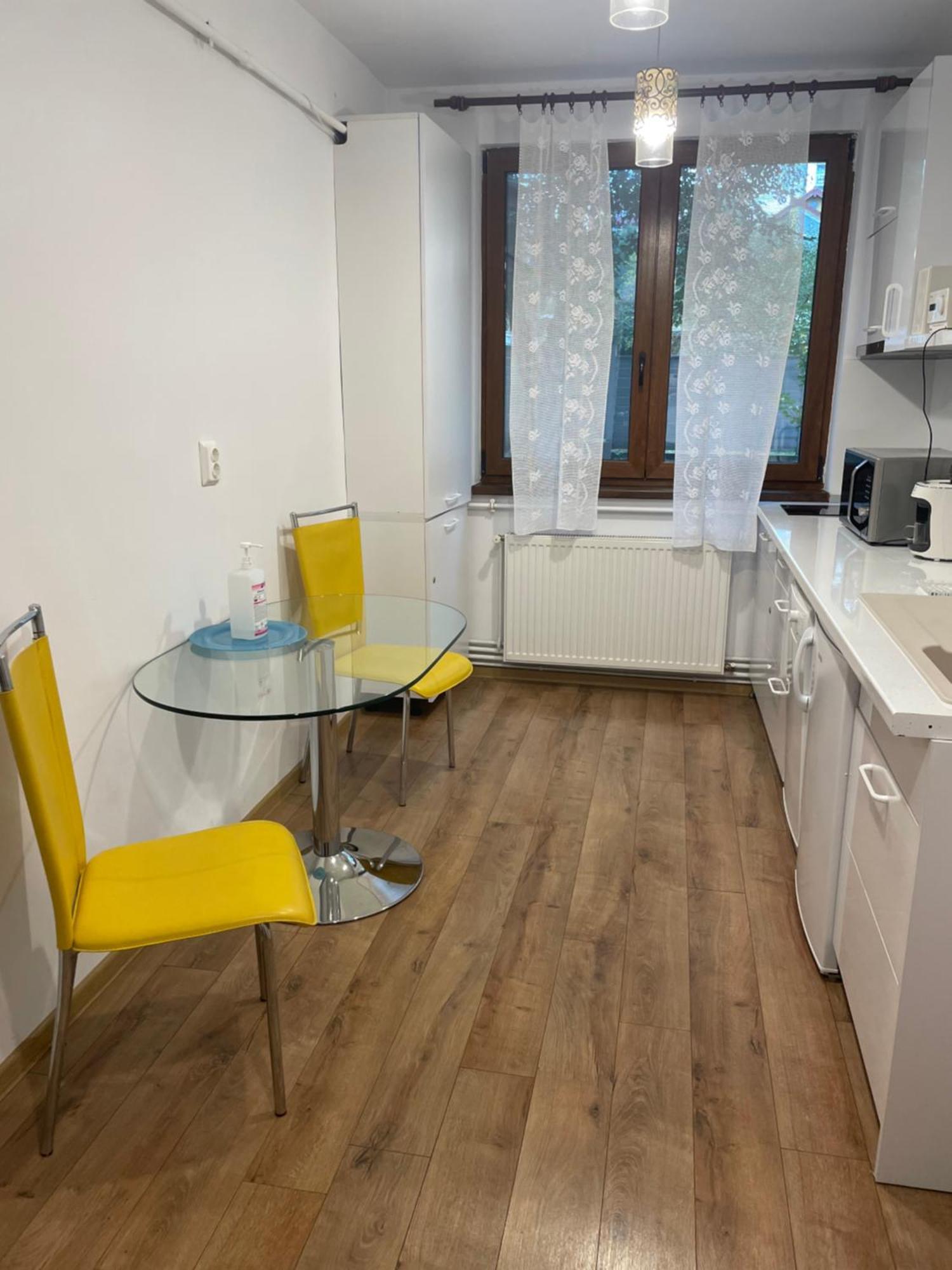 Peles Green Apartment & Piano คลูจ-นาโปกา ภายนอก รูปภาพ